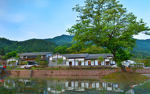 月湖